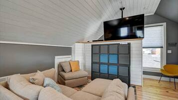 Smart TV, music library, stereo