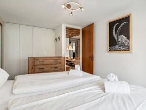 2 bedrooms, Internet