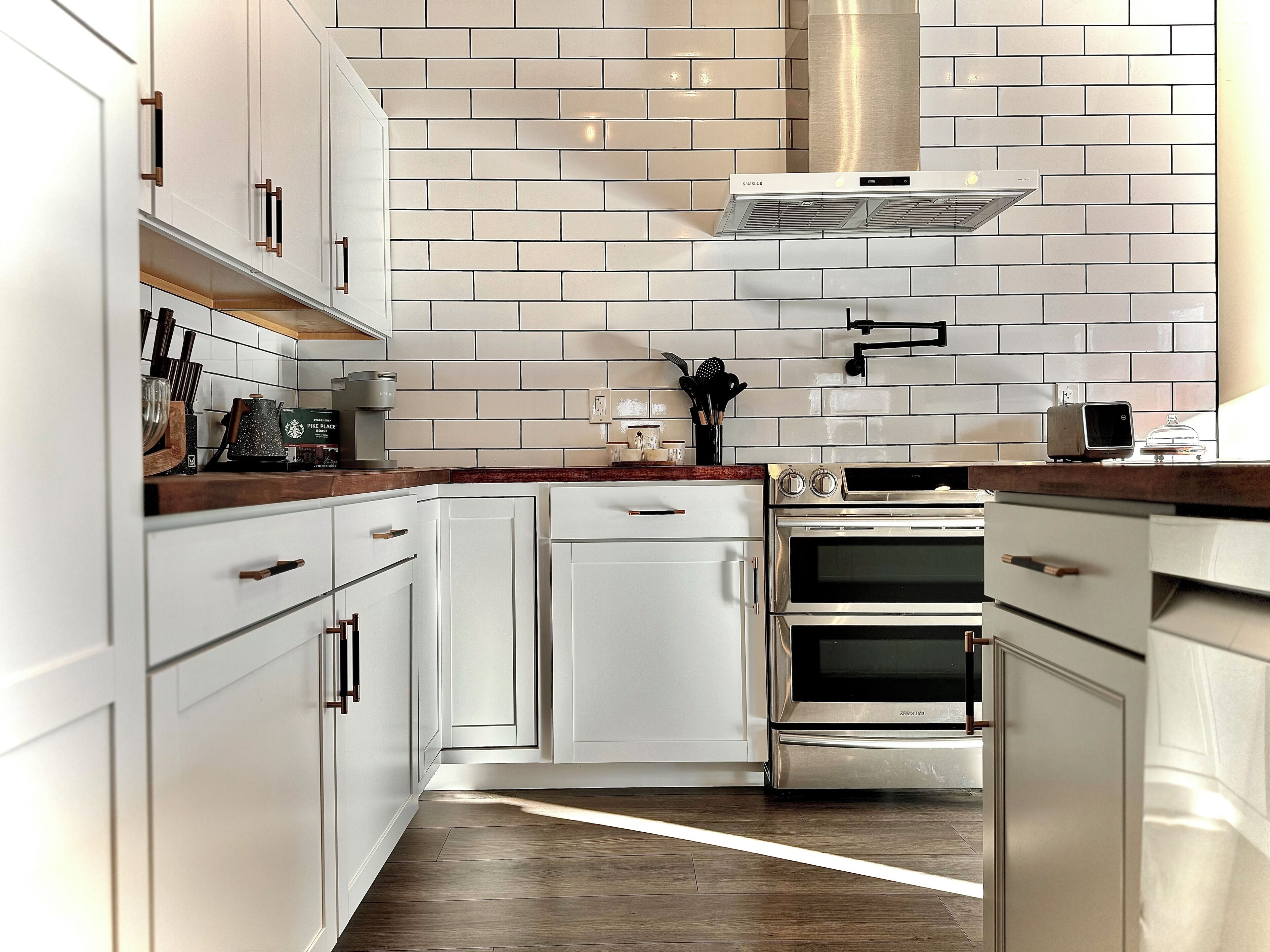 Microonde, forno, piano cottura, lavastoviglie