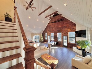 TV, fireplace - Chalet with year round heated pool, sauna, jacuzzi and a Fully fenced in yard (Covington Township)