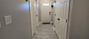 Charming one level 2-bedroom townhome in brilliant Lebanon!