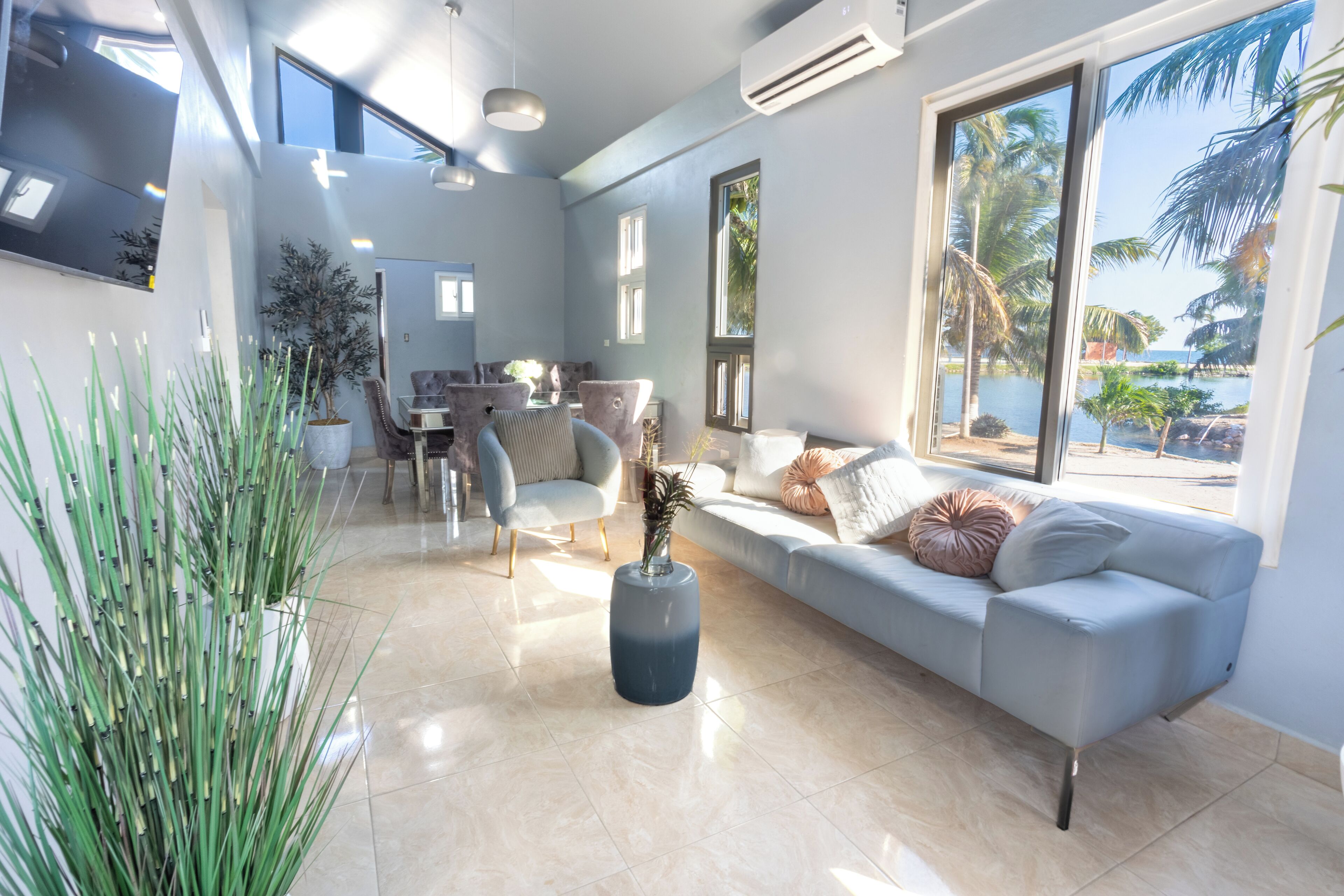 スイート 冷房 ビーチビュー | セーフティボックス (室内)、アイロン / アイロン台、WiFi (無料)、ベッドシーツ