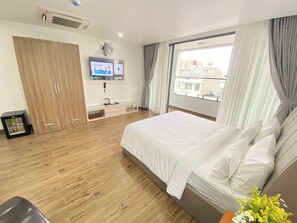 Deluxe Room | Soundproofing, free WiFi - Golden Hotel SG by BAY LUXURY (Go Vap)