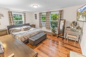 4 bedrooms, WiFi, bed sheets