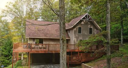 6 Bed Retreat w Game Room at Alpine Lake Resort
