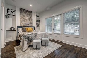 1 chambre, bureau, fer et planche à repasser, Wi-Fi