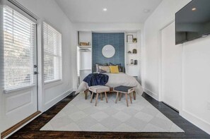 1 chambre, bureau, fer et planche à repasser, Wi-Fi