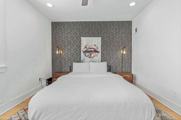 1 habitación, escritorio, tabla de planchar con plancha y wifi 