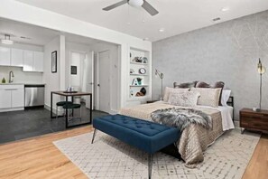 Desk, iron/ironing board, WiFi, bed sheets