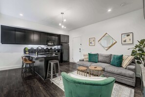 Téléviseur, bureau