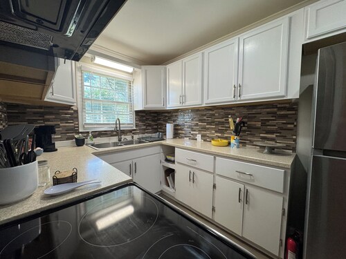 The Brayden House of Rogersville- 2 Bed/1 Ba- 2025 Renovated/New Furnishings