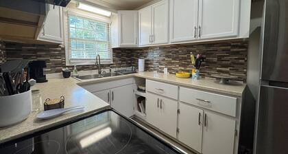 The Brayden House of Rogersville- 2 Bed/1 Ba- 2025 Renovated/New Furnishings