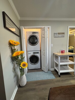 Interior - The Brayden House of Rogersville- 2 Bed/1 Ba- 2025 Renovated/New Furnishings (Rogersville)