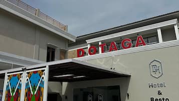 Fachada de la propiedad