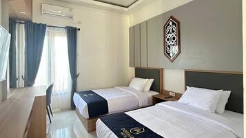 Kamar Twin Deluks, pemandangan kota | Meja kerja, ruang kerja ramah laptop, dan Wi-Fi gratis