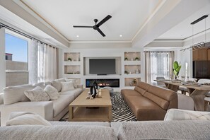 Smart TV, chimenea