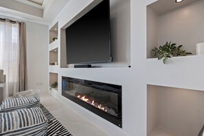 Interior - Festive Villa 1: Heart of Richardson, TX 6BR, 5BA (Richardson)