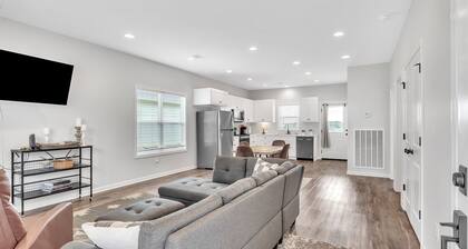 Green Light Haven, Comfort in Columbus, 2BR, Grill