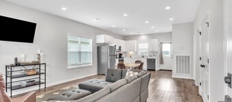 Green Light Haven, Comfort in Columbus, 2BR, Grill
