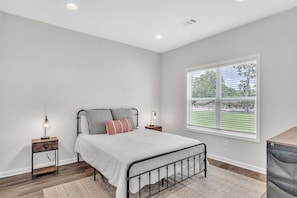 2 bedrooms, WiFi, bed sheets