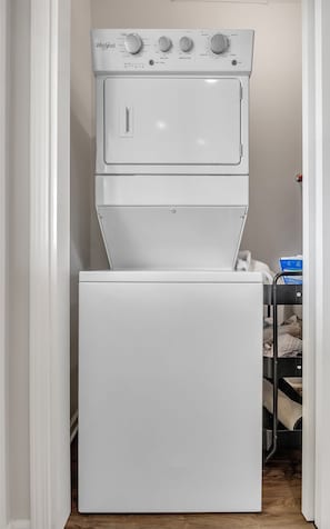 Interior - Columbus Comfort | 2BR Hideaway w/ Grill & Wi-Fi (Columbus)