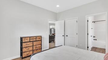 2 bedrooms, WiFi, bed sheets