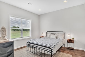 2 bedrooms, WiFi, bed sheets