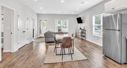 Comfy & Convenient 2BR Guest House in Columbus