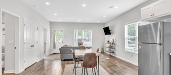 Comfy & Convenient 2BR Guest House in Columbus