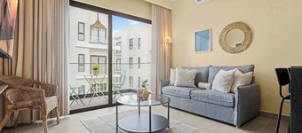 Cozy 1 BR Apartment by Vistacana