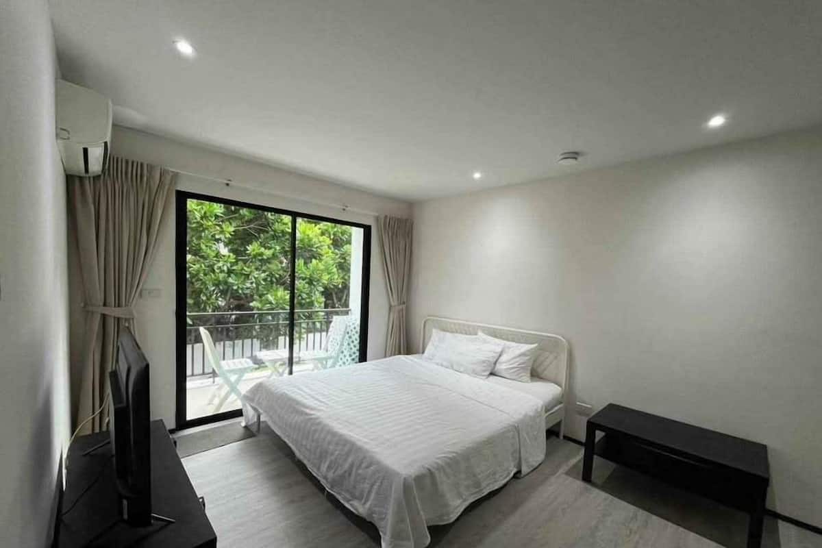 ห้องสแตนดาร์ดดับเบิล, ระเบียง, วิวสวนหย่อม | Wi-Fi ฟรี