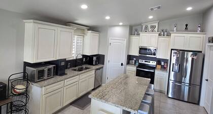Boater/atv getaway Huge heated pool with free private boat dock at lake Martinez
