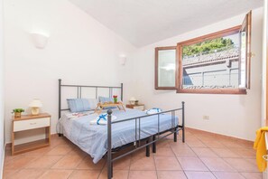 1 chambre, fer et planche Ă repasser, Wi-Fi, draps fournis