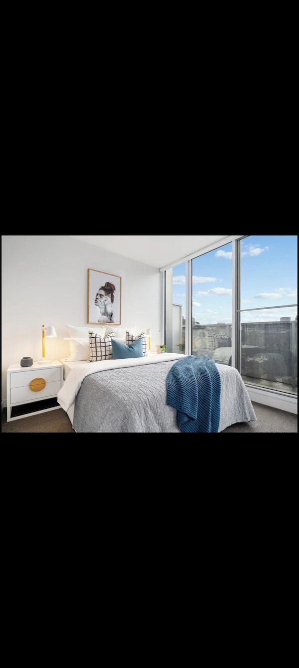2 bedrooms, iron/ironing board, bed sheets