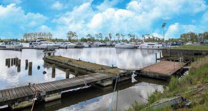 Schönes Fischerhaus auf der Domäne Nieuwendamme