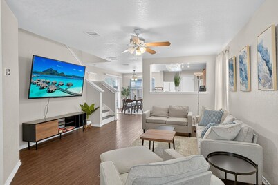 Charming and modern 3-bedroom house for 10-12 ppl. Touristic location.
