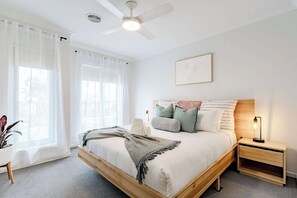 4 Schlafzimmer, Bügeleisen/Bügelbrett, WLAN, Bettwäsche