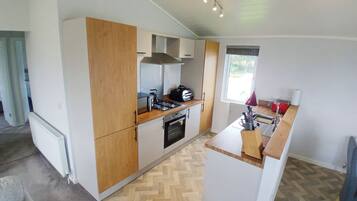 Fridge, oven, stovetop, toaster