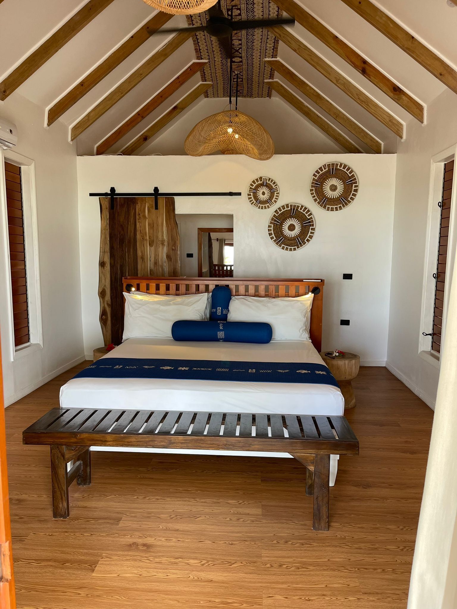 Beach View Bure | Värdeförvaringsskåp på rummet och ljudisolering