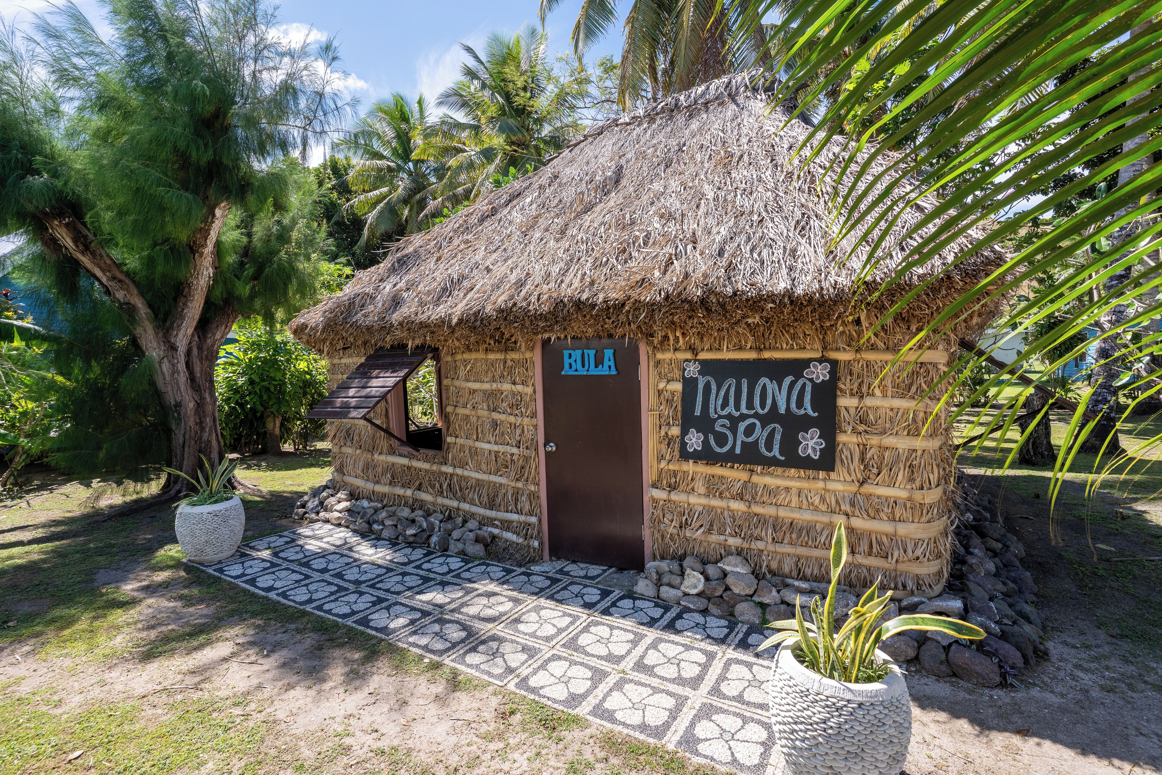 Couples treatment rooms, body treatments, aromatherapy