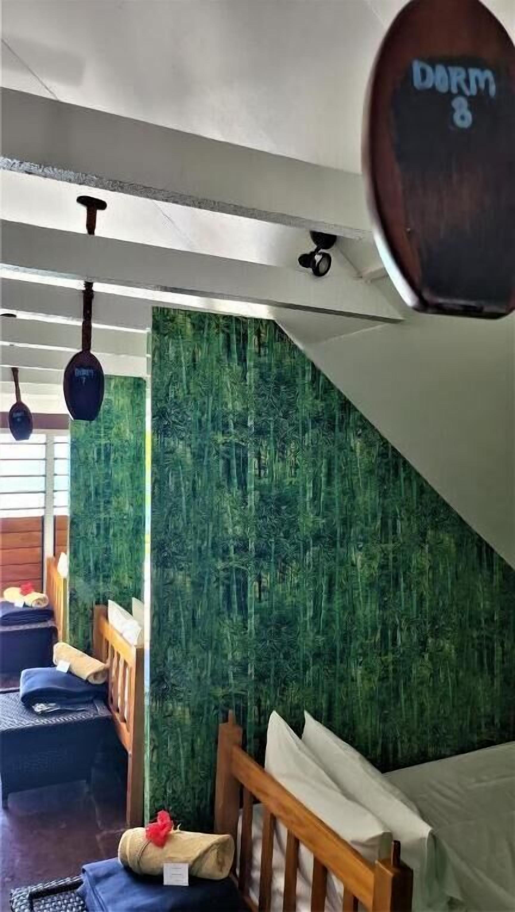 Caja de seguridad en la habitación y sistema de insonorización 