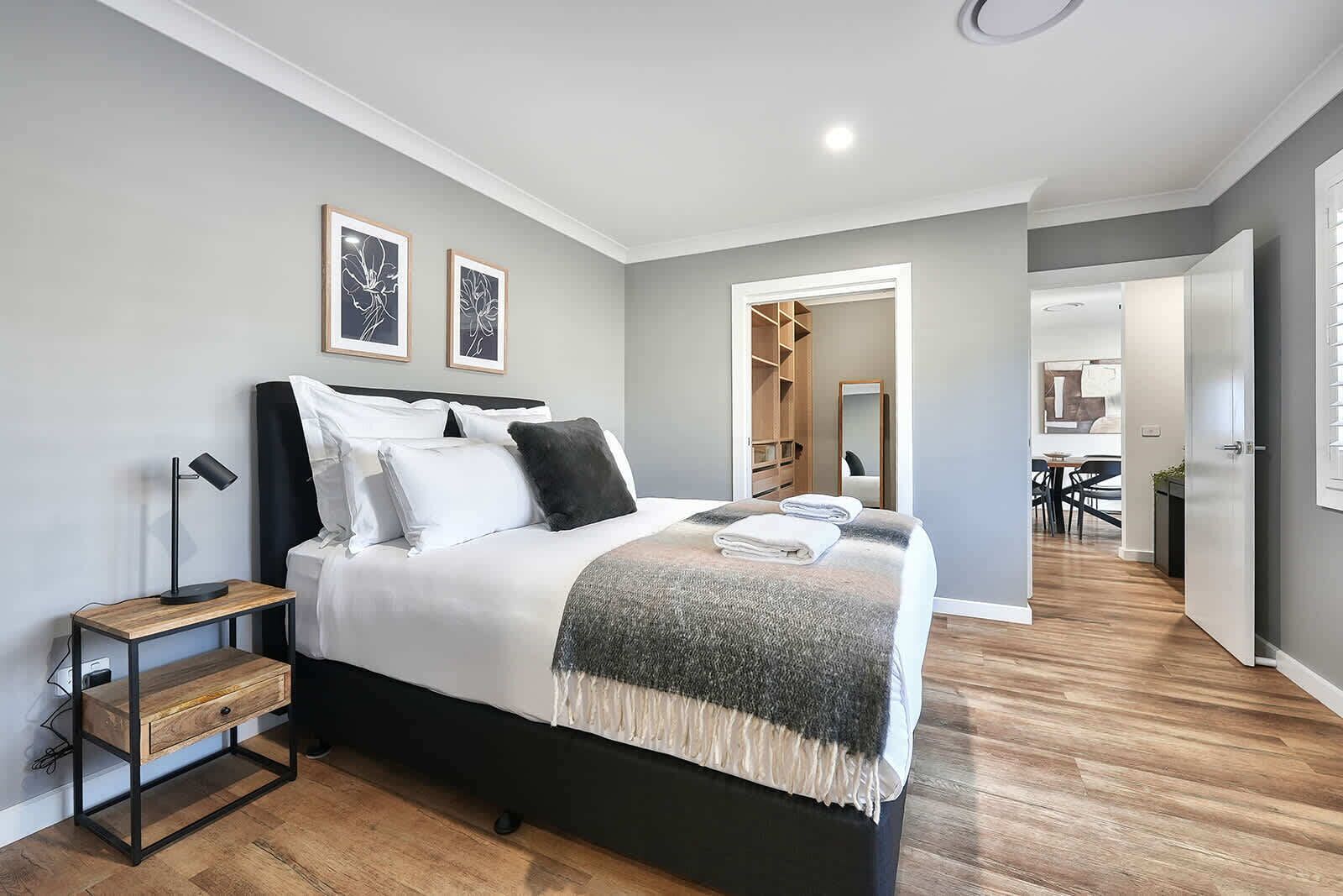 3 عدّة غرف نوم ومكواة/لوح كي وسرير سفر وواي فاي