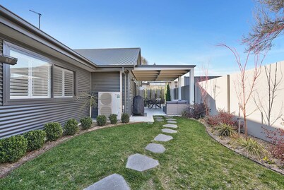 Woodward Links - Walk to CBD, Near Duntryleague
