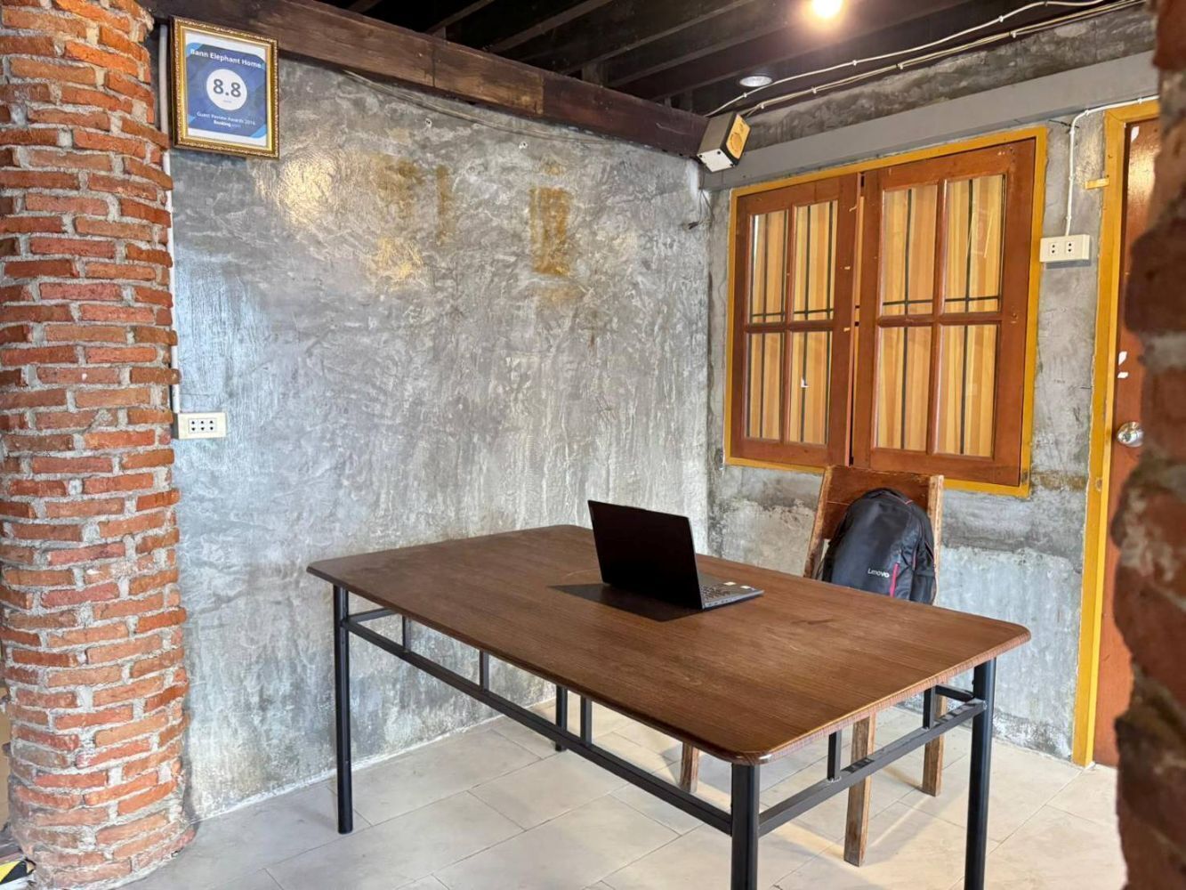 Quầy tiếp tân