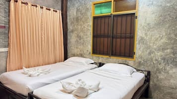 Standard Twin Room, Shared Bathroom