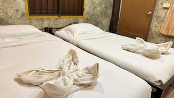 Standard Twin Room | Bed sheets