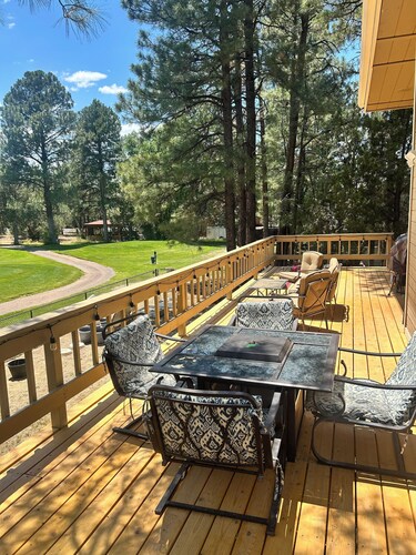 Scenic 3-master bedroom golf course retreat!