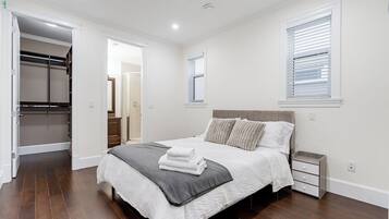 4 bedrooms, iron/ironing board, WiFi, bed sheets