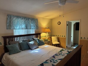 3 bedrooms, iron/ironing board, internet, bed sheets