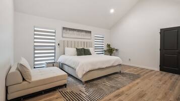 6 slaapkamers, een strijkplank/strijkijzer, gratis wifi, beddengoed